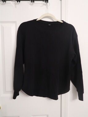 Uniqlo Black Women’s Crewneck Rib Sweater Size L